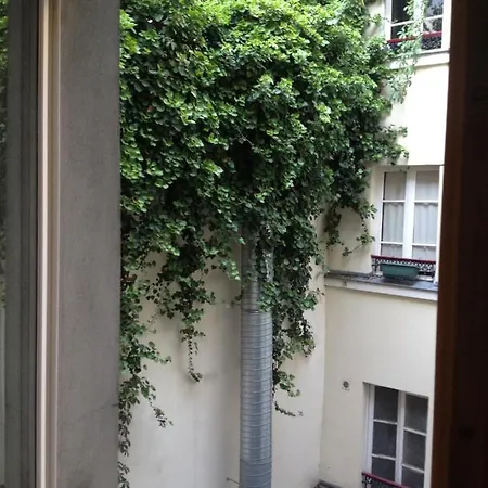 Louvre St Germain Rue Verneuil Paris